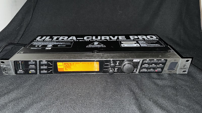 Behringer Ultracurve Pro DEQ2496 24-Bit Mastering Processor