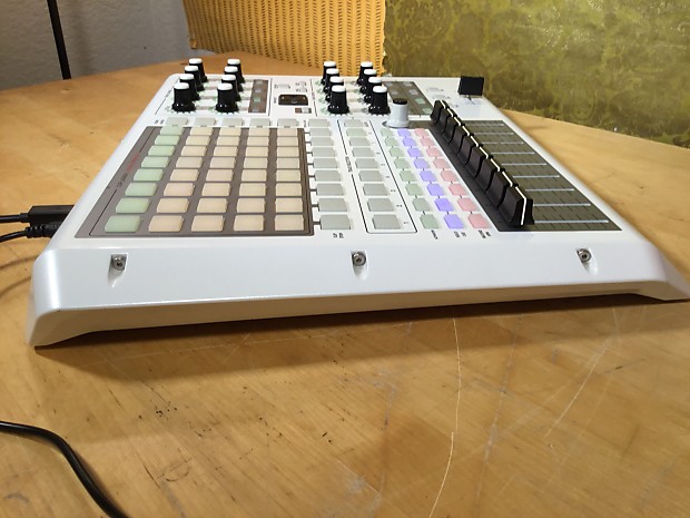Akai APC 40 Special Edition White | Reverb
