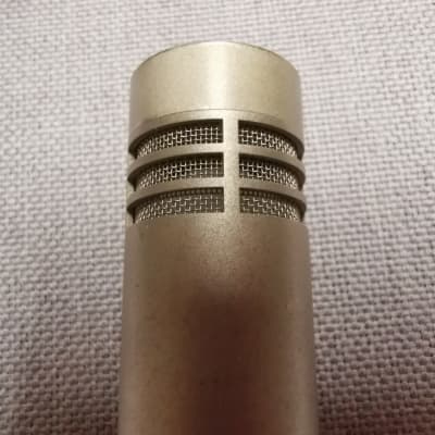 Neumann KM 84 Small Diaphragm Cardioid Condenser Microphone Neumann KM 84 Small Diaphragm Cardioid Condenser Microphone