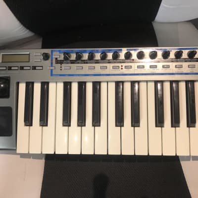Novation XioSynth 25 10-Voice Synthesizer