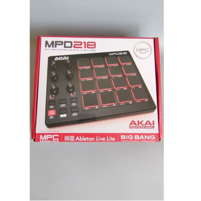 Akai MPD218 2015 - Present - Black image 2