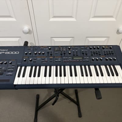 Roland JP-8000 Synthesizer