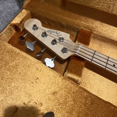 Fender  Precision Bass  2018 - Nitro-Cellulose Lacquer image 7
