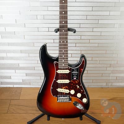 Fender American Professional II Stratocaster with Rosewood Fretboard - 3-Color Sunburst image 12