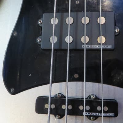 Dean Hillsboro USA Custom Shop Active Electric Bass w/ Original Case & Detuner Rare Silverburst image 4