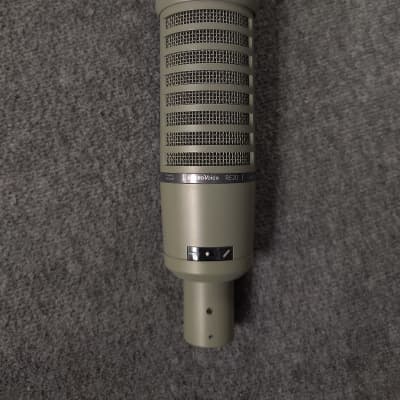 Electro-Voice RE20 Cardioid Dynamic Microphone 1968 - Present - Gray