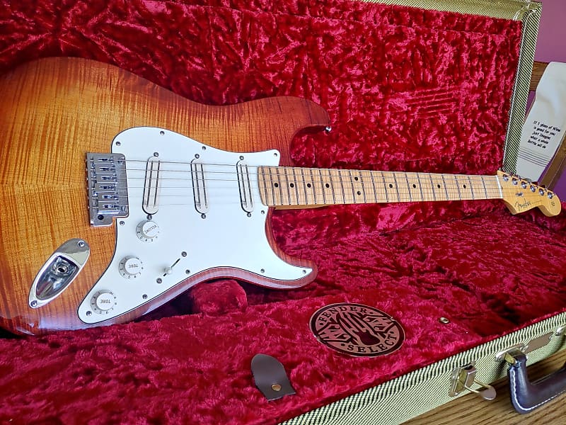 Fender American Select Stratocaster Maple Fingerboard Cherry Burst 2012 |  Reverb Canada