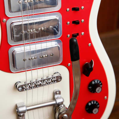 Eastwood "Sharkbite" Fyrbyrd Vintage White Electric Guitar image 6