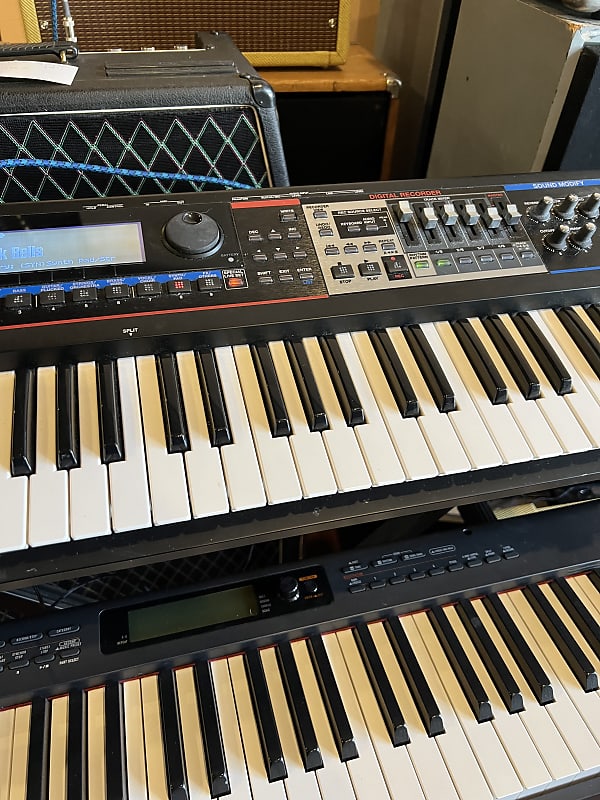 Roland Juno-Gi 61-Key Synthesizer