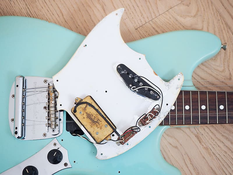 1996 Fender Kurt Cobain Mustang MG69 Electric Guitar | Reverb Canada