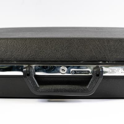 Samsonite Briefcase Guitar Amp 1 x 8 Combo - Portable Power with Pristine Sound image 6