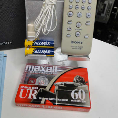 Sony CMT-NEZ30 AM/FM Stereo CD Cassette Micro Hi-Fi Component System - Complete w BONUS ITEM !! image 9