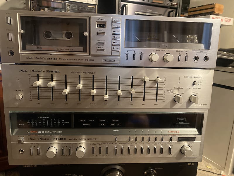 Fisher stereo system 3 stacks Rs270  			