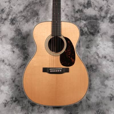 Martin 000-28 Modern Deluxe Acoustic Guitar Bild 4