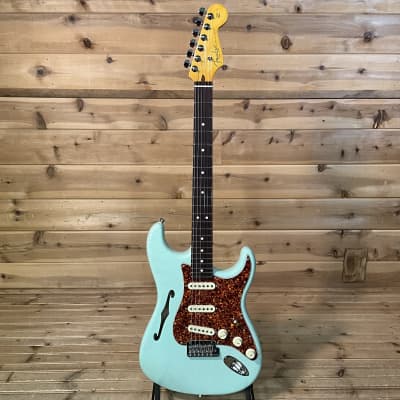 Fender Traditional II 60's Surf Green Stratocaster LTD MIJ