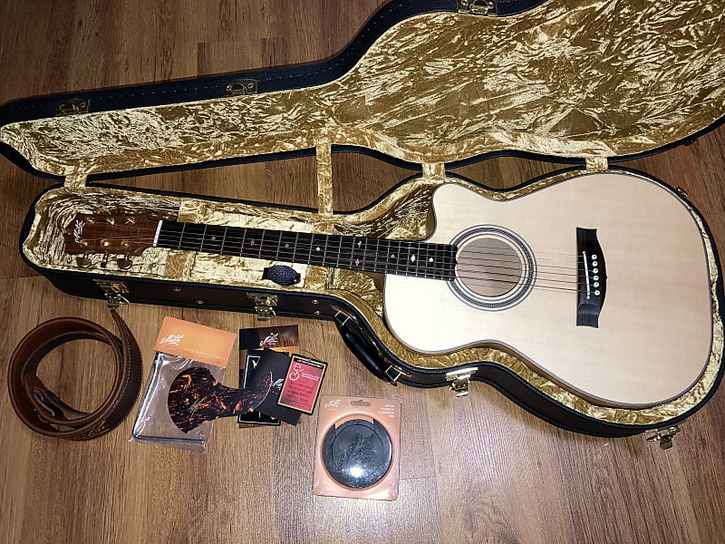 Maton EBG808C MicFix Michael Fix Acoustic Electric Guitar Reverb