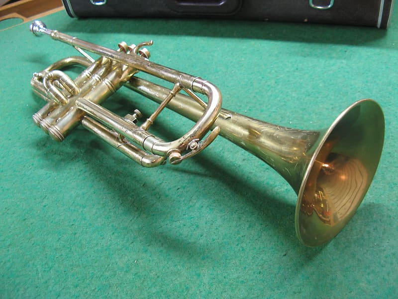 Nikkan Tokyo Trumpet NO. 2 1960's - Reconditioned - Nice Yamaha Case and  Nikkan NO.1 MP