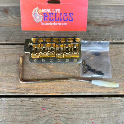 Real Life Relics Fender® Aged GOLD Stratocaster® RELIANCE Tremolo Bridge Kit 2 3/16 String Spacing  0053275000  [K10] image 3