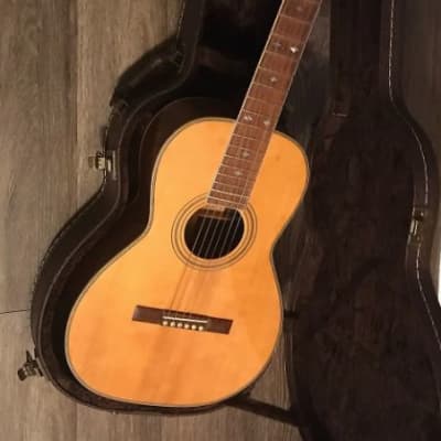 Vintage 1970's Mountain M-34 0-Style Parlor Acoustic Guitar Natural Finish Made In Japan imagen 2
