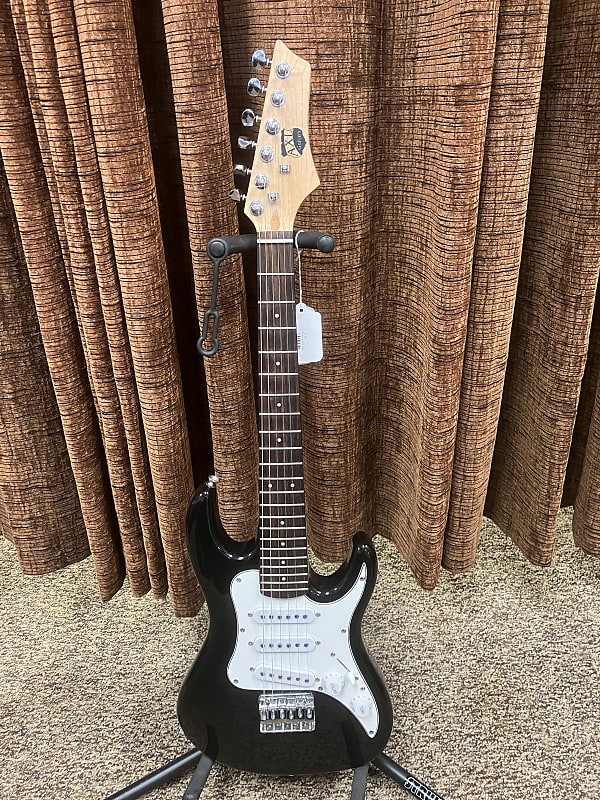 AXL 1/2 Sized Electric Guitar, Strat Style Black | Reverb AXL 1/2 Sized Electric Guitar, Strat Style Black | Reverb