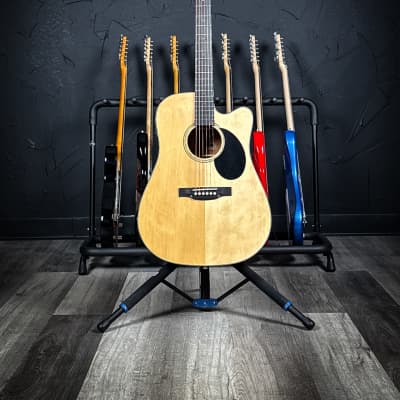 Jasmine ES33C Acoustic/Electric Natural w/ Hardshell Case Jasmine ES33C Acoustic/Electric Natural w/ Hardshell Case