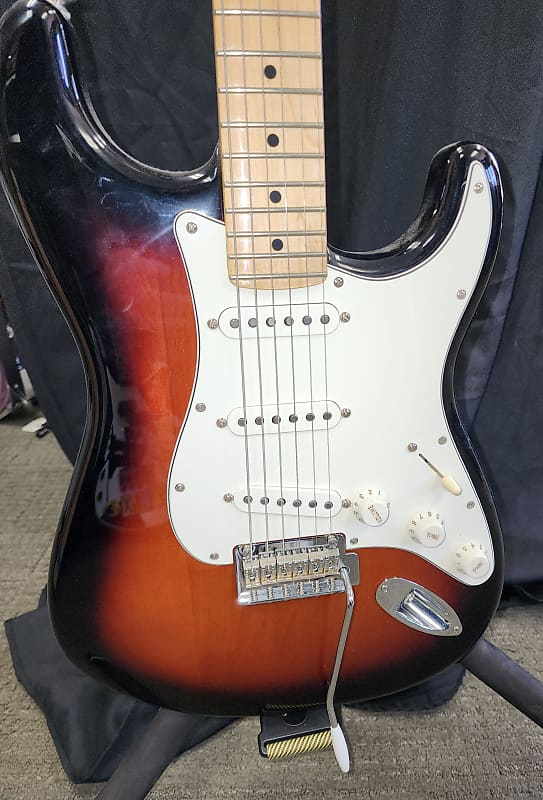 Fender Stratocaster Player Series 2021 - 3-Color Sunburst - MIM image 1