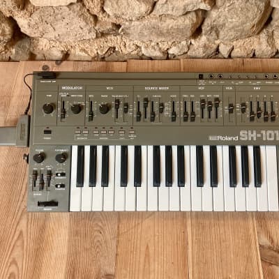 genuine grey Roland SH-101 with MGS-1 modulation grip / SH101 image 2