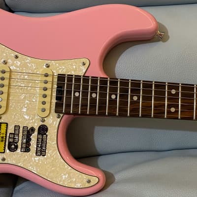 GTRS S800 Intelligent Electric Guitar with GWF4 Footswitch image 3
