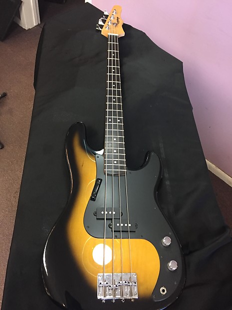 Epiphone Accu Bass Jr. 2002 sunburst