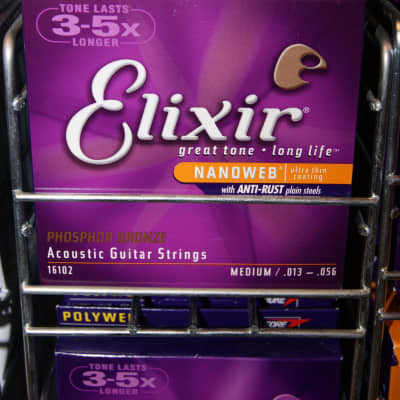 Elixir 16102Nanoweb coated 13-56 phosphor bronze acoustic guitar strings medium image 2