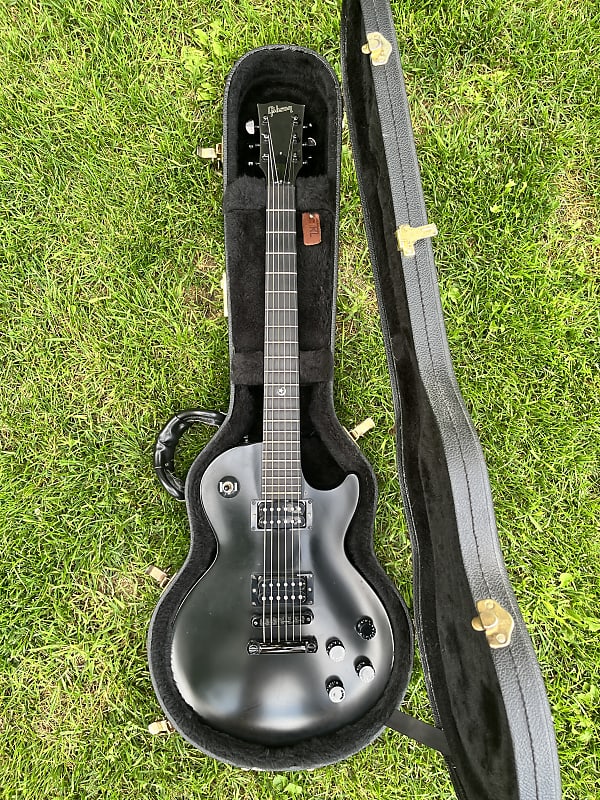 パーティを彩るご馳走や Gibson Les Paul Gothicギター エレキギター