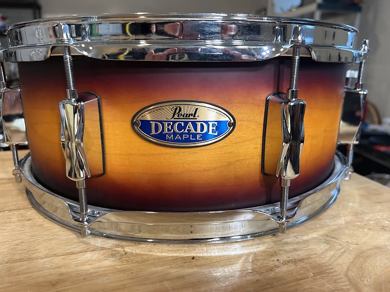 定期入れの Pearl Classic Maple 14x5.5 スネア中古 打楽器