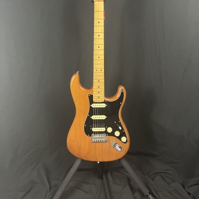 Fender American Professional II Stratocaster HSS with Maple Fretboard 2024 - Roasted Pine image 2