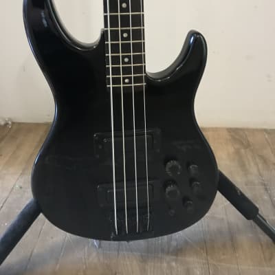 Peavey  Dyna Bass 4 String USA with Original Case image 2