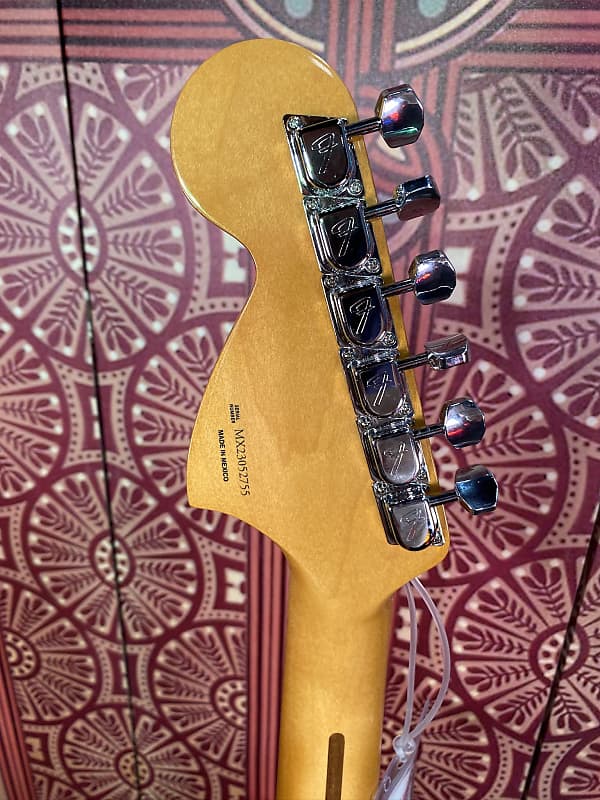 Fender Vintera II '70s Stratocaster with Maple Fretboard 2023