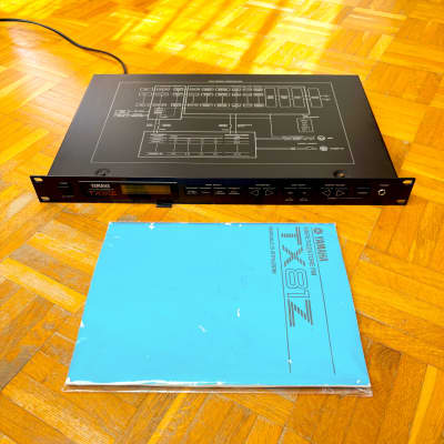 Yamaha TX81Z (Japan, 1987) super cool FM Tone Generator Synthesizer with printed manual and original box! The DX11 rack version!