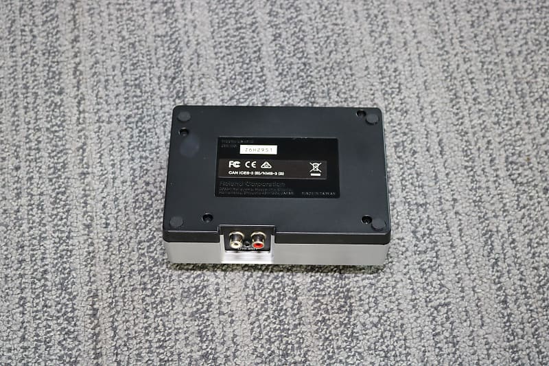 Roland UA-4FX2 24-bit/96kHz 2-In/2-Out Stream Station USB Audio 