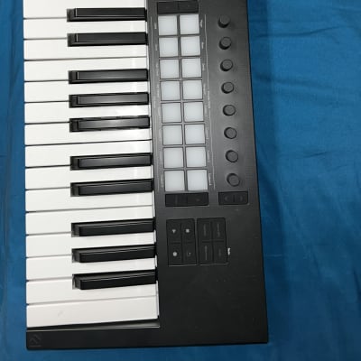 Novation Launchkey 37 MKIII MIDI Keyboard Controller 2020 - Present - Black