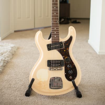 Arai Diamond 1702/Univox Hi Flier Phase 1 1968 White | Reverb