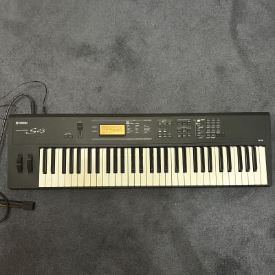 Yamaha S03 Synthesizer 2001 - Black