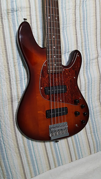 Ibanez store expressionist bass