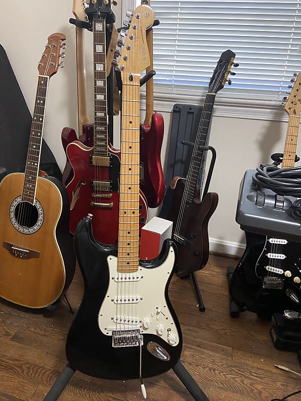 2011 Fender Roland Ready Strat with nice upgrades | Reverb