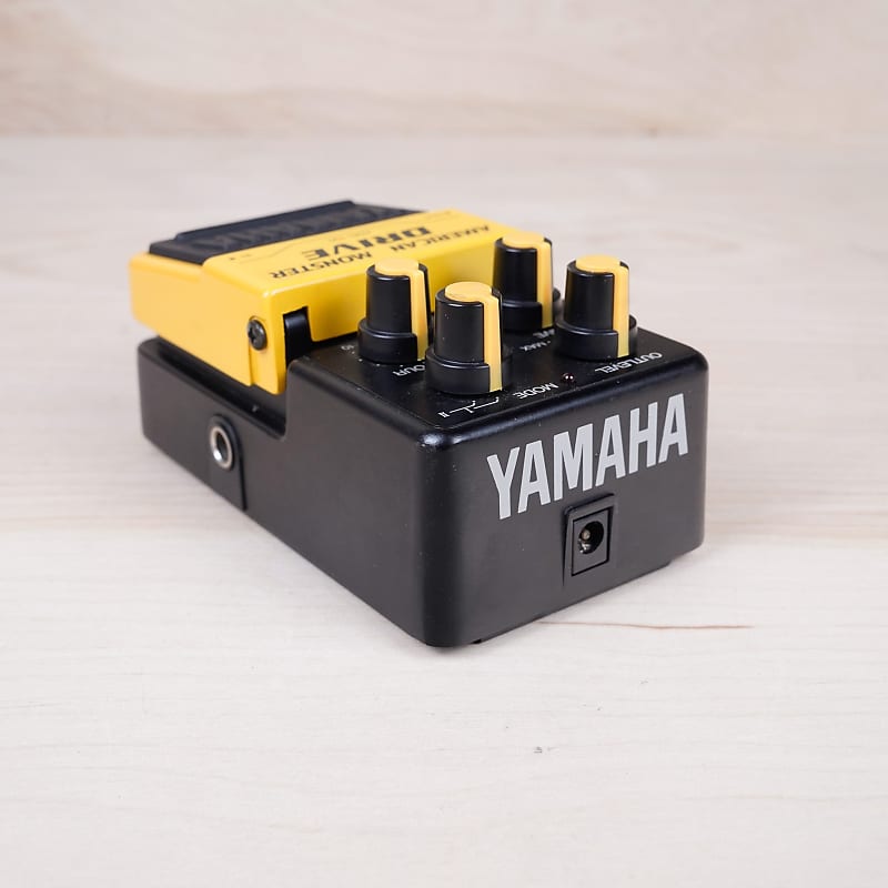 Yamaha AMD-100 American Monster Drive Distortion Guitar
