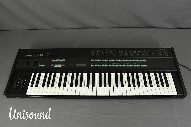 YAMAHA DX7 Digital Programmable Algorithm Synthesizer 【Very Good Conditions】 image 1
