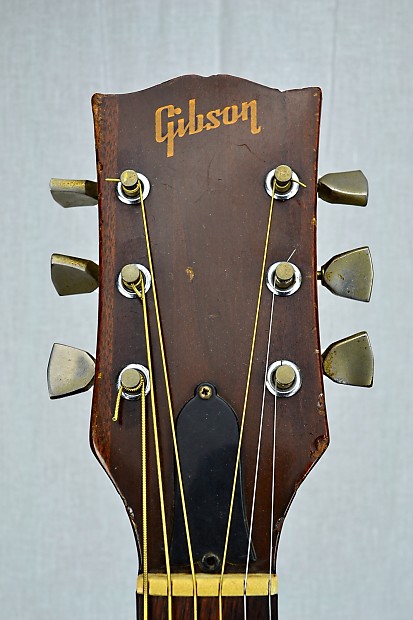 USED VINTAGE 1973 Gibson J-50 Deluxe Acoustic Guitar - Free