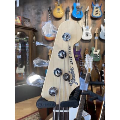Fender American Performer Jazz Bass with Rosewood Fretboard 3-Tone Sunburst image 4