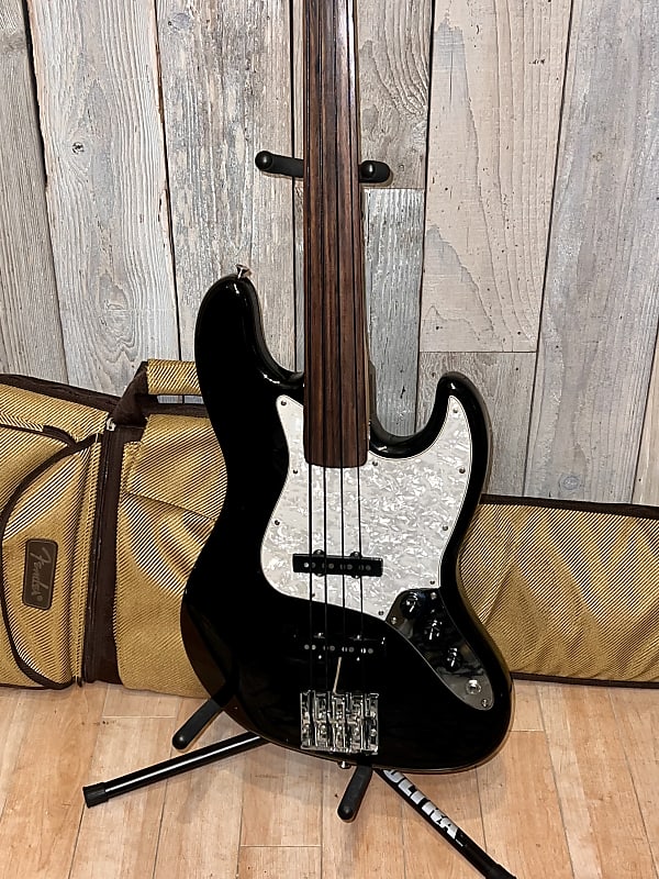 Killer MIJ 1996 Fender Fretless Jazz Bass JB62-65FL Gloss Killer MIJ 1996 Fender Fretless Jazz Bass JB62-65FL Gloss