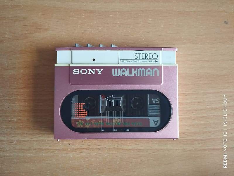 Sony WM 20 1983 - Sony Walkman Cassette player WM 20 pink good
