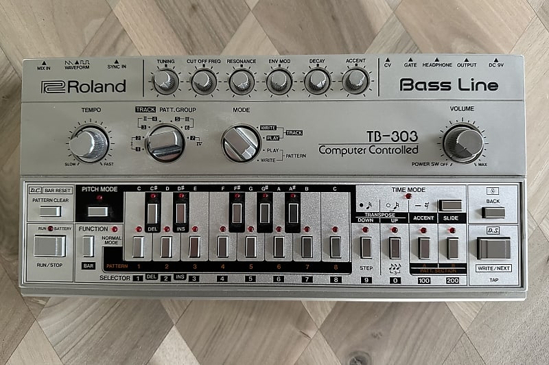 名機中の名機！ Roland ローランド アナログ ベースライン TB-303 ...