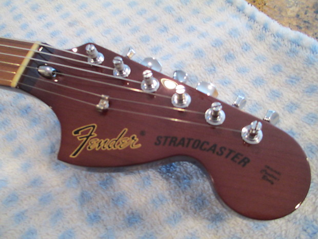 Fender Japan '71 Reissue Stratocaster Ash (Walnut Stain) (2013
